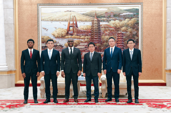 贝宁共和国驻华大使访问常州